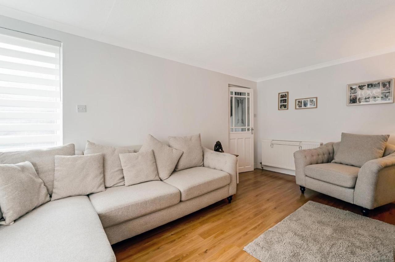 Centrally Situated 1 Bedroom House In Cumbernauld Exterior foto